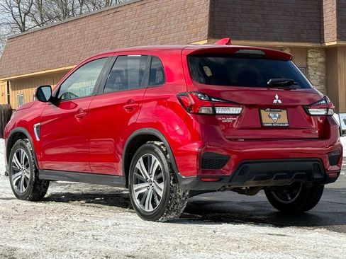 Used 2022 Mitsubishi Outlander Sport SE image 3