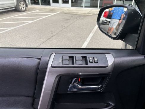 Used 2016 Toyota 4Runner SR5 Premium image 13