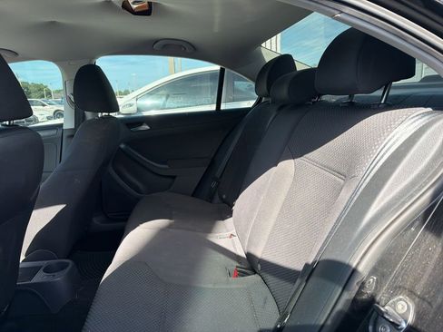 Used 2011 Volkswagen Jetta Sedan image 18