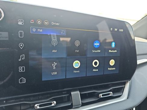 Used 2025 Chevrolet Equinox LT FWD image 23