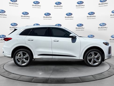 Used 2025 Audi Q5 Premium Plus w/ Premium Plus AWD/4WD image 6