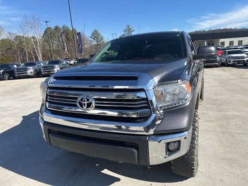 Used 2017 Toyota Tundra SR5 image 3