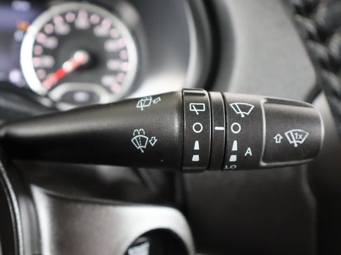 Used 2021 Jeep Renegade Limited w/ Luxury Group II AWD/4WD image 35
