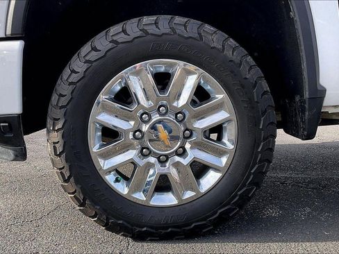 Used 2024 Chevrolet Silverado 3500 High Country w/ Technology Package image 6