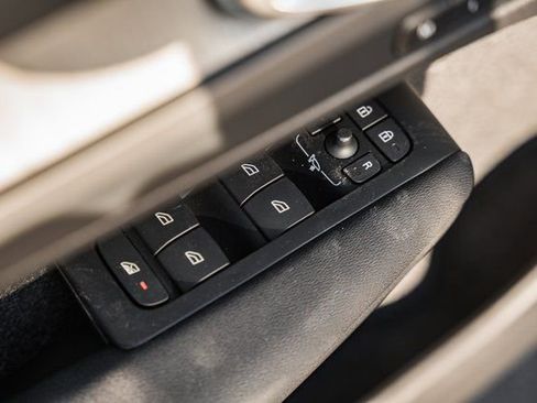 New 2026 Volvo XC40 B5 Plus w/ Protection Package Premier image 41