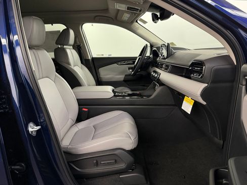 New 2025 Honda Pilot Touring image 32