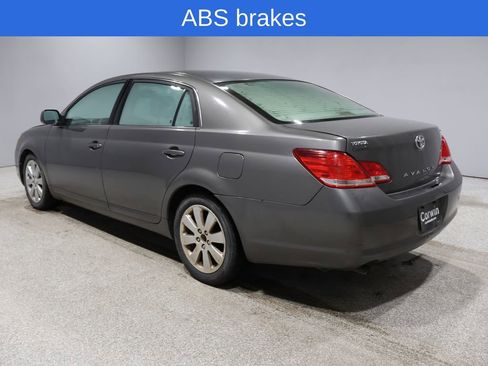 Used 2005 Toyota Avalon XLS image 4