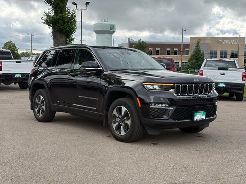 Used 2022 Jeep Grand Cherokee Limited 4xe w/ MOPAR Finishing Package AWD/4WD image 2