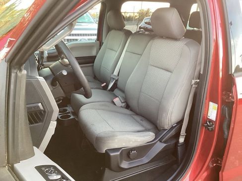 Used 2015 Ford F150 XLT image 23