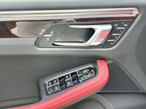 Used 2022 Porsche Macan GTS AWD/4WD image 18