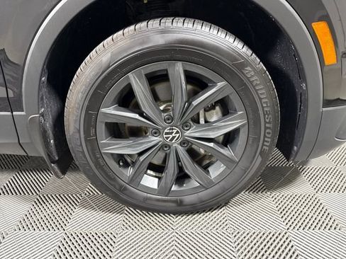 Used 2024 Volkswagen Tiguan SE image 9