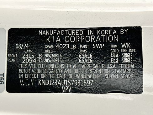 Used 2025 Kia Soul LX w/ LX Technology Package FWD image 12