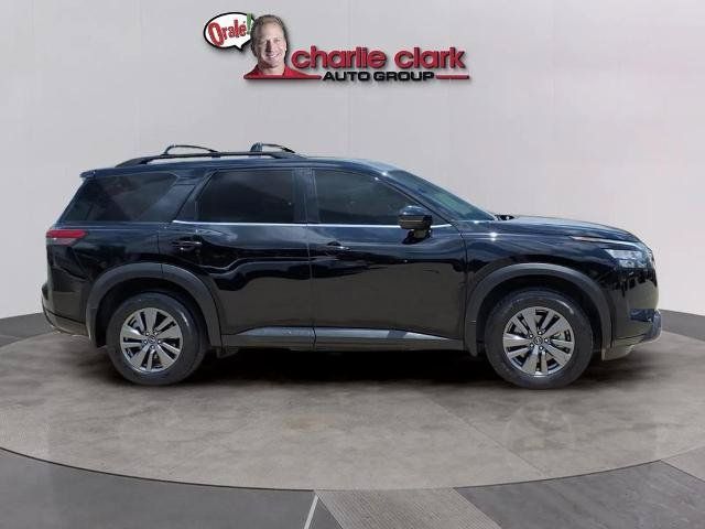 Certified 2024 Nissan Pathfinder SV FWD image 6