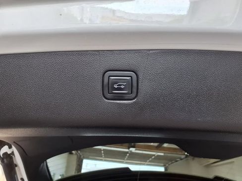 Used 2022 Chevrolet Blazer LT FWD image 24