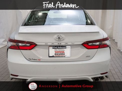 Used 2024 Toyota Camry SE FWD image 4