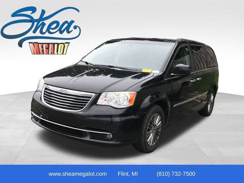 Used 2014 Chrysler Town & Country Touring w/ Driver Convenience Group image 1