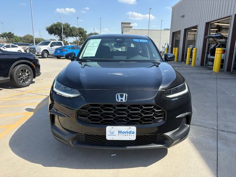 Certified 2023 Honda HR-V LX image 3