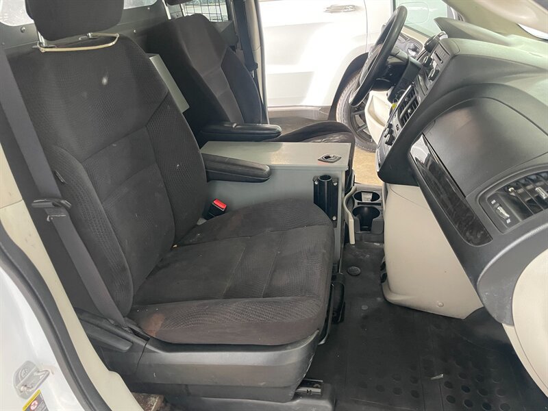 Used 2014 RAM C/V Tradesman FWD image 17
