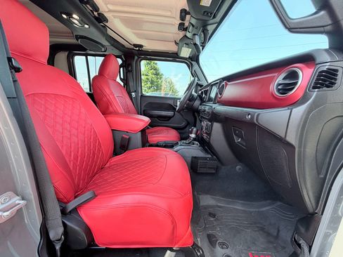 Used 2023 Jeep Gladiator Rubicon w/ Trailer Tow Package AWD/4WD image 23