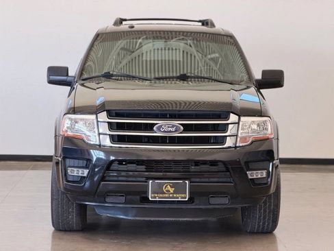 Used 2017 Ford Expedition XLT RWD image 2