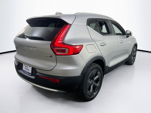 Used 2023 Volvo XC40 B5 Plus w/ Protection Package Premier image 5