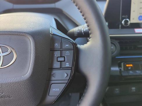 Certified 2025 Toyota Prius XLE image 17