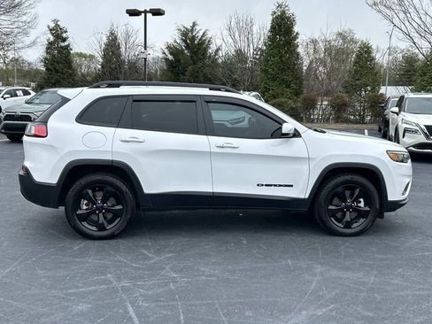Used 2021 Jeep Cherokee Latitude Plus AWD/4WD image 3
