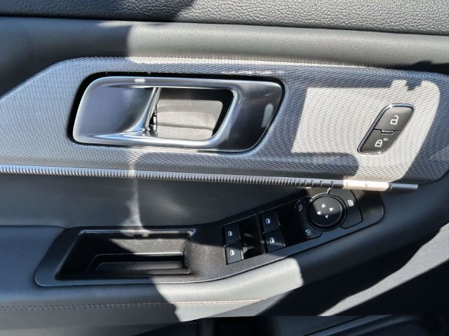 New 2027 Ford Explorer Active w/ Active Comfort Package RWD image 18