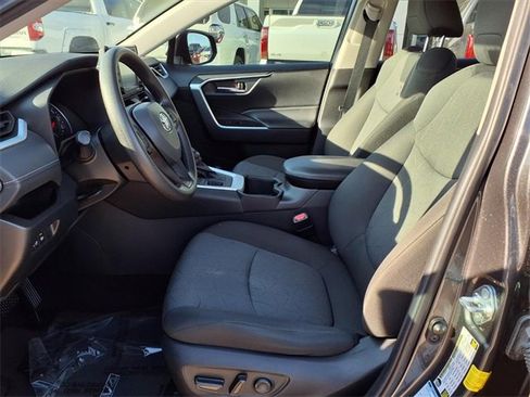 Used 2022 Toyota RAV4 XLE image 17
