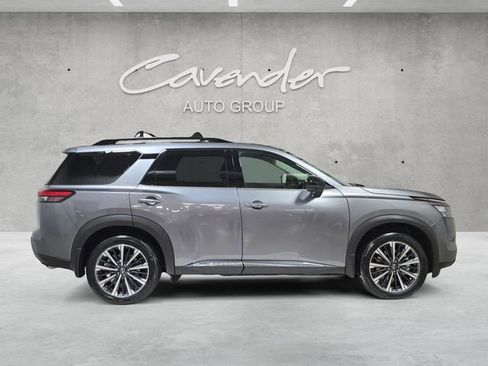 New 2026 Nissan Pathfinder Platinum image 17