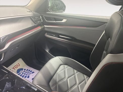 Used 2025 Volkswagen Atlas Peak Edition SE image 22