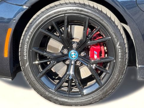 Used 2023 BMW 530e w/ Executive Package image 11