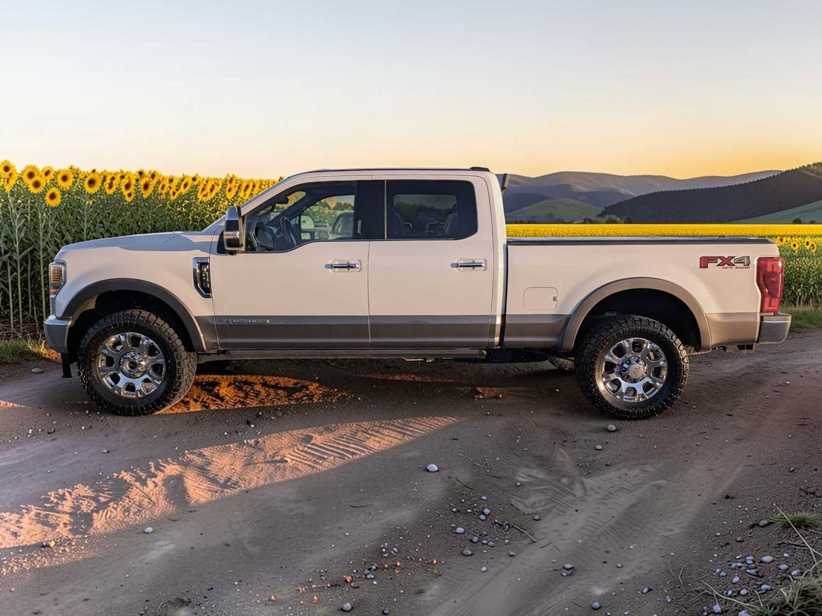 Used 2021 Ford F250 King Ranch w/ King Ranch Ultimate Package AWD/4WD image 2