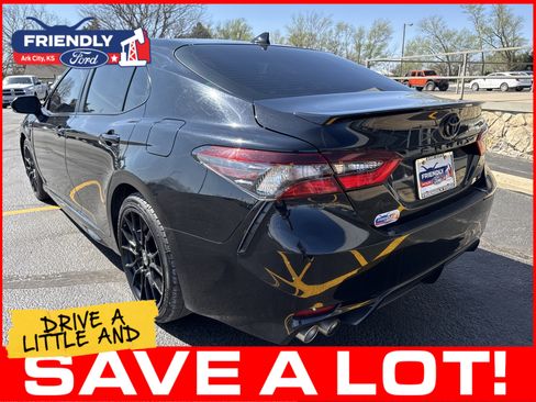 Used 2024 Toyota Camry SE w/ Convenience Package FWD image 7