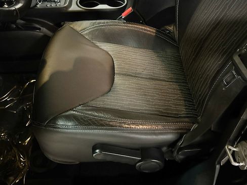 Used 2014 Jeep Wrangler Unlimited Freedom Edition image 18