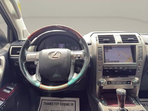 Used 2017 Lexus GX 460 Luxury w/ Sport Design Package AWD/4WD image 15