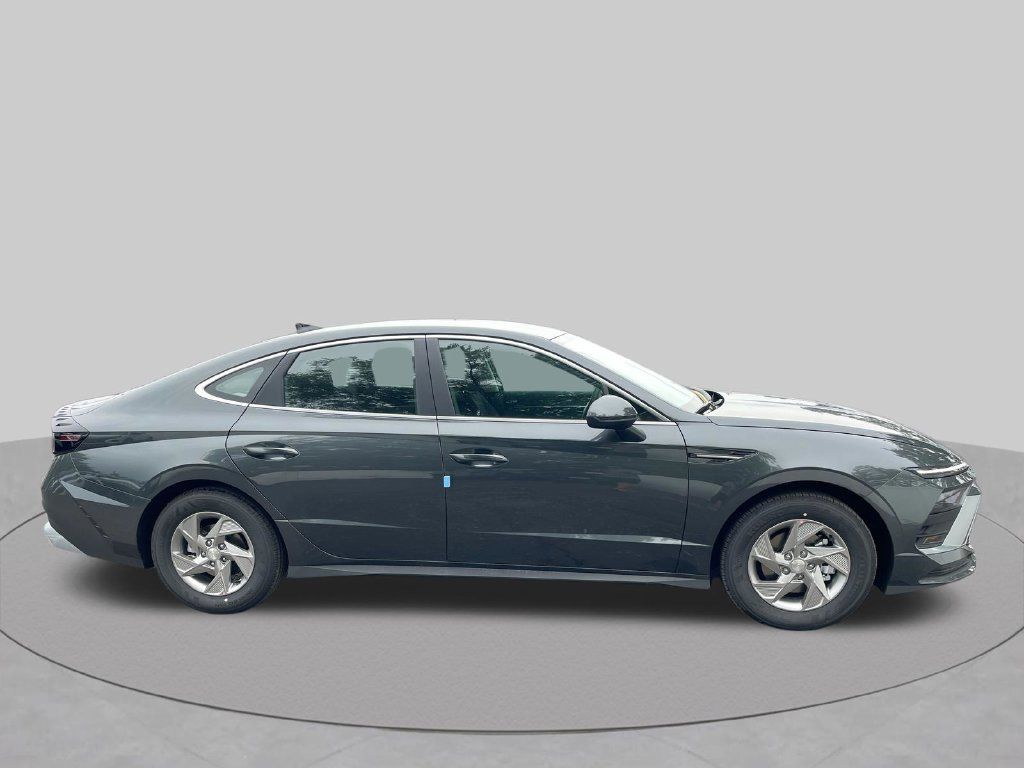 Used 2026 Hyundai Sonata SE FWD image 35