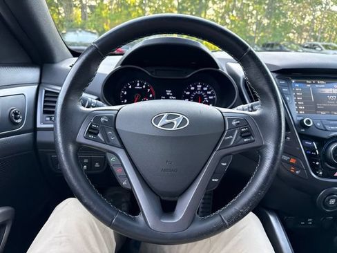 Used 2016 Hyundai Veloster Turbo w/ Option Group 04 FWD image 19