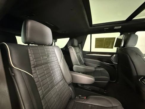 Certified 2026 Cadillac Escalade Platinum Sport w/ LPO, ONYX Package AWD/4WD image 32