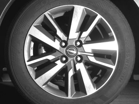 Used 2025 Nissan Versa SV image 12