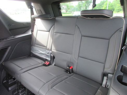 New 2026 GMC Yukon Elevation w/ Elevation Premium Package AWD/4WD image 13
