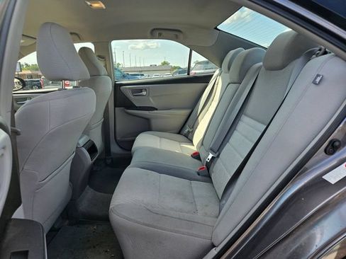 Used 2017 Toyota Camry LE FWD image 5