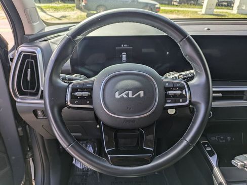 Used 2024 Kia Sorento S image 21