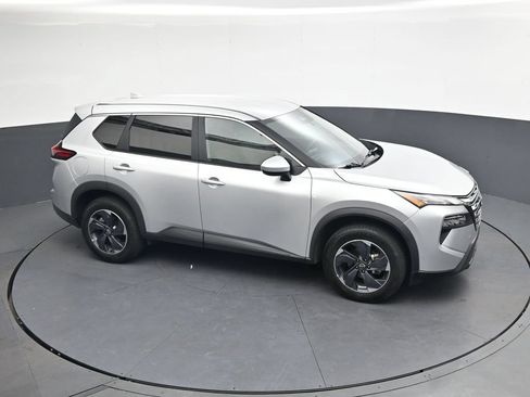 Used 2025 Nissan Rogue SV FWD image 26