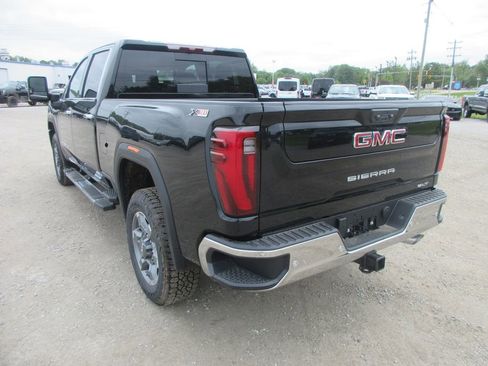 New 2026 GMC Sierra 2500 SLT w/ SLT Premium Package AWD/4WD image 9