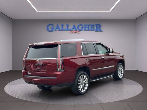 Used 2020 Cadillac Escalade Premium Luxury AWD/4WD image 4