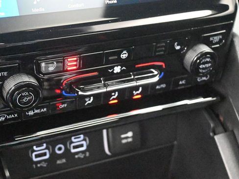 New 2025 Jeep Grand Cherokee Limited w/ Trailer Tow Package image 27