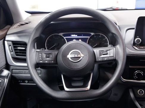 Used 2023 Nissan Rogue S image 14