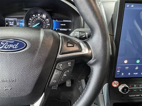 Certified 2024 Ford Edge Titanium AWD/4WD image 15