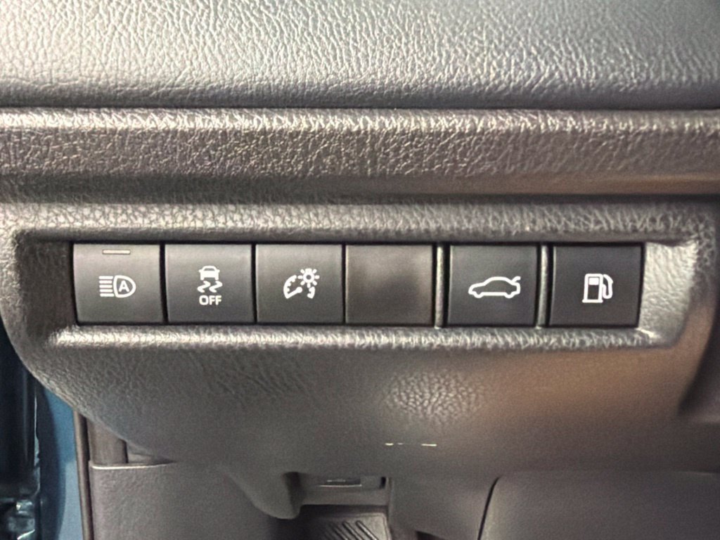 Used 2025 Toyota Camry XSE FWD image 30